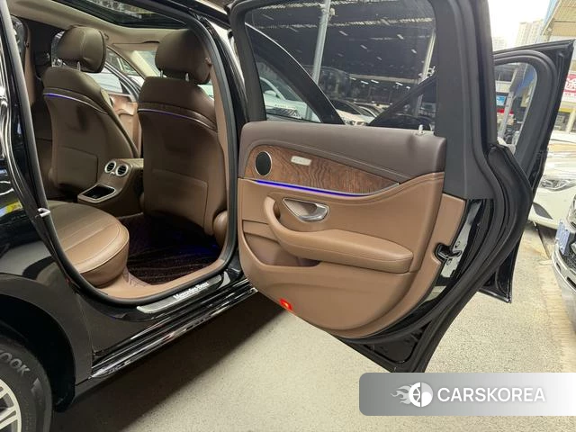 Mercedes-Benz E-class id 4278748 из Китая 24