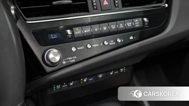 Lexus ES300h 7th generation id 4720198 из Кореи 24