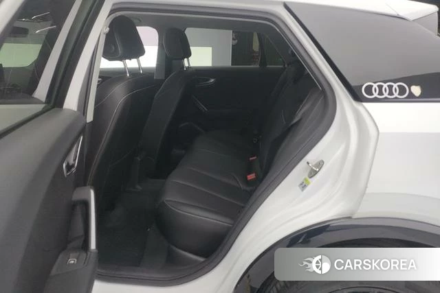 Audi Q2L id 3768946 из Китая 24
