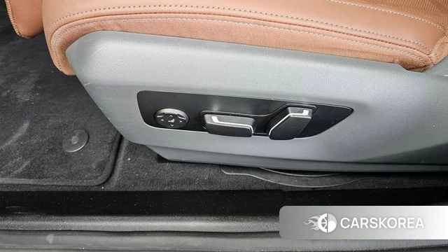 BMW 5 Series (G60) id 4649677 из Кореи 24