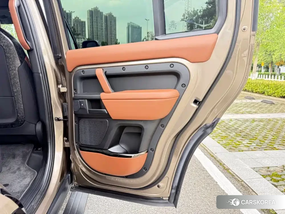 Land Rover Defender id 4548357 из Китая 24