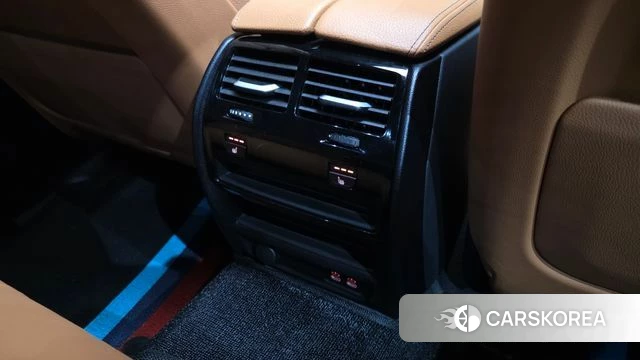 BMW 5 Series (G30) id 4792969 из Кореи 24