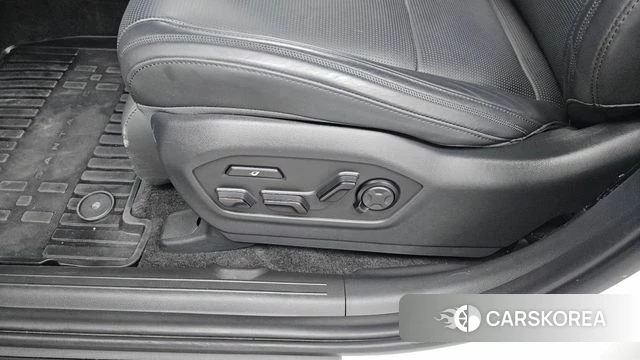 Hyundai Santa Fe (MX5) id 4432779 из Кореи 24