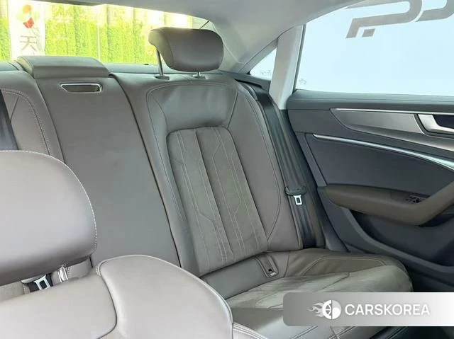Audi A7L id 4333852 из Китая 24
