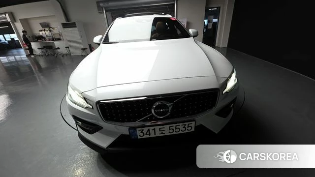 Volvo V60 Cross-Country 2nd Generation id 4330619 из Кореи 24