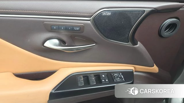 Lexus ES300h 7th generation id 4625347 из Кореи 24