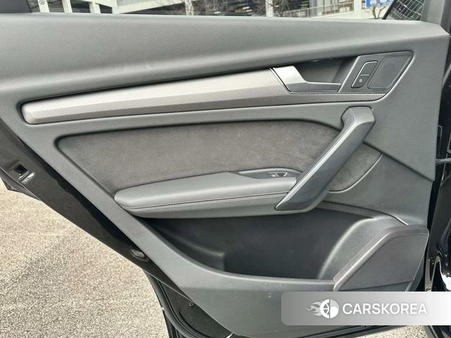 Audi Q5L Sportback id 4238371 из Китая 24