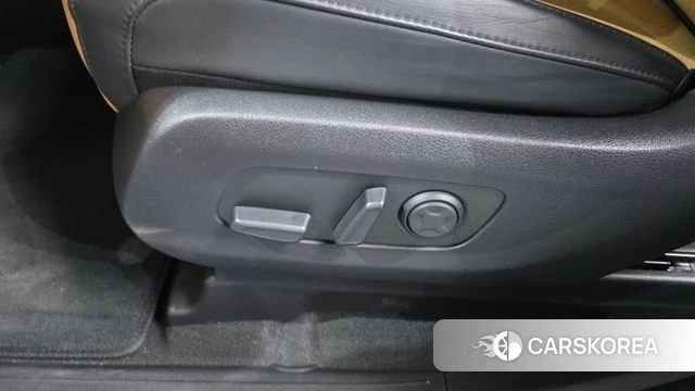 Kia Carnival 4th generation id 4540995 из Кореи 24