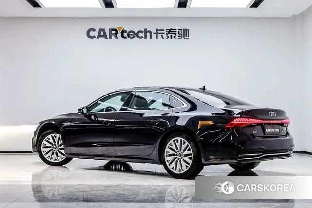 Audi A7L id 4275556 из Китая 24