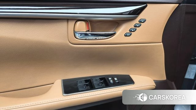 Lexus New ES300h id 4642976 из Кореи 24
