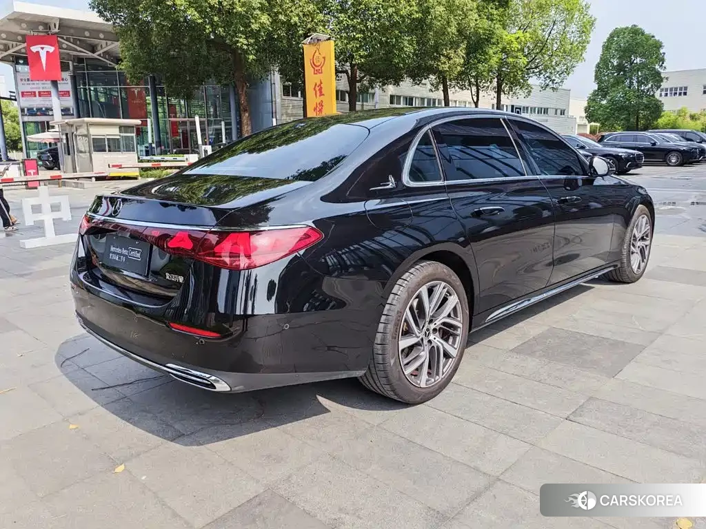 Mercedes-Benz E-Class id 4680508 из Китая 24