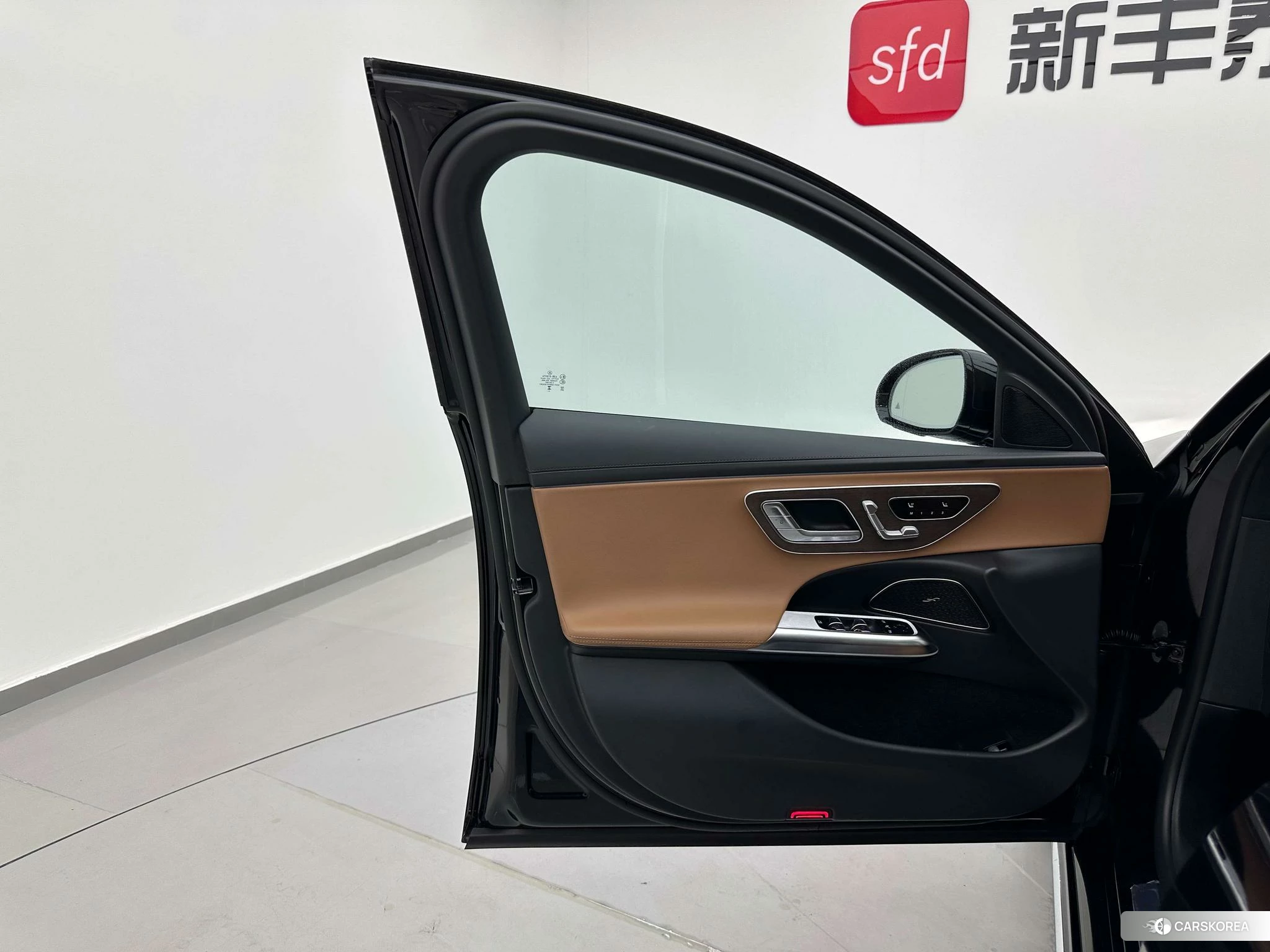 Mercedes-Benz E-class id 4467597 из Китая 24