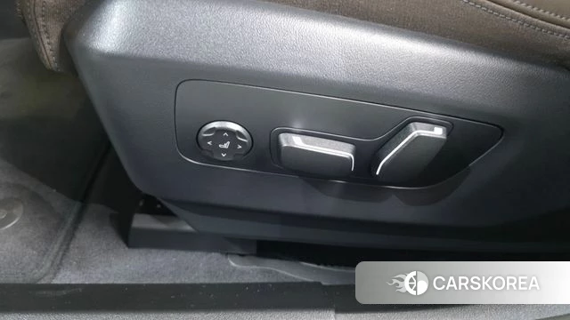 BMW 5 Series (G60) id 4578495 из Кореи 24