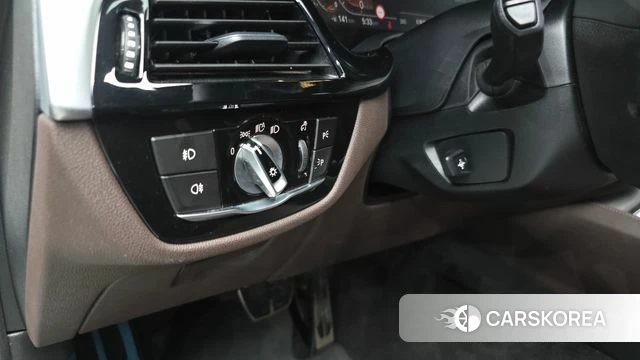 BMW 5 Series (G30) id 4614775 из Кореи 24