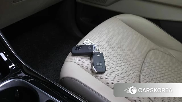 Kia Carnival 4th generation id 4244993 из Кореи 24