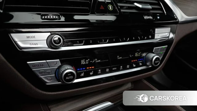 BMW 5 Series (G30) id 4389833 из Кореи 24