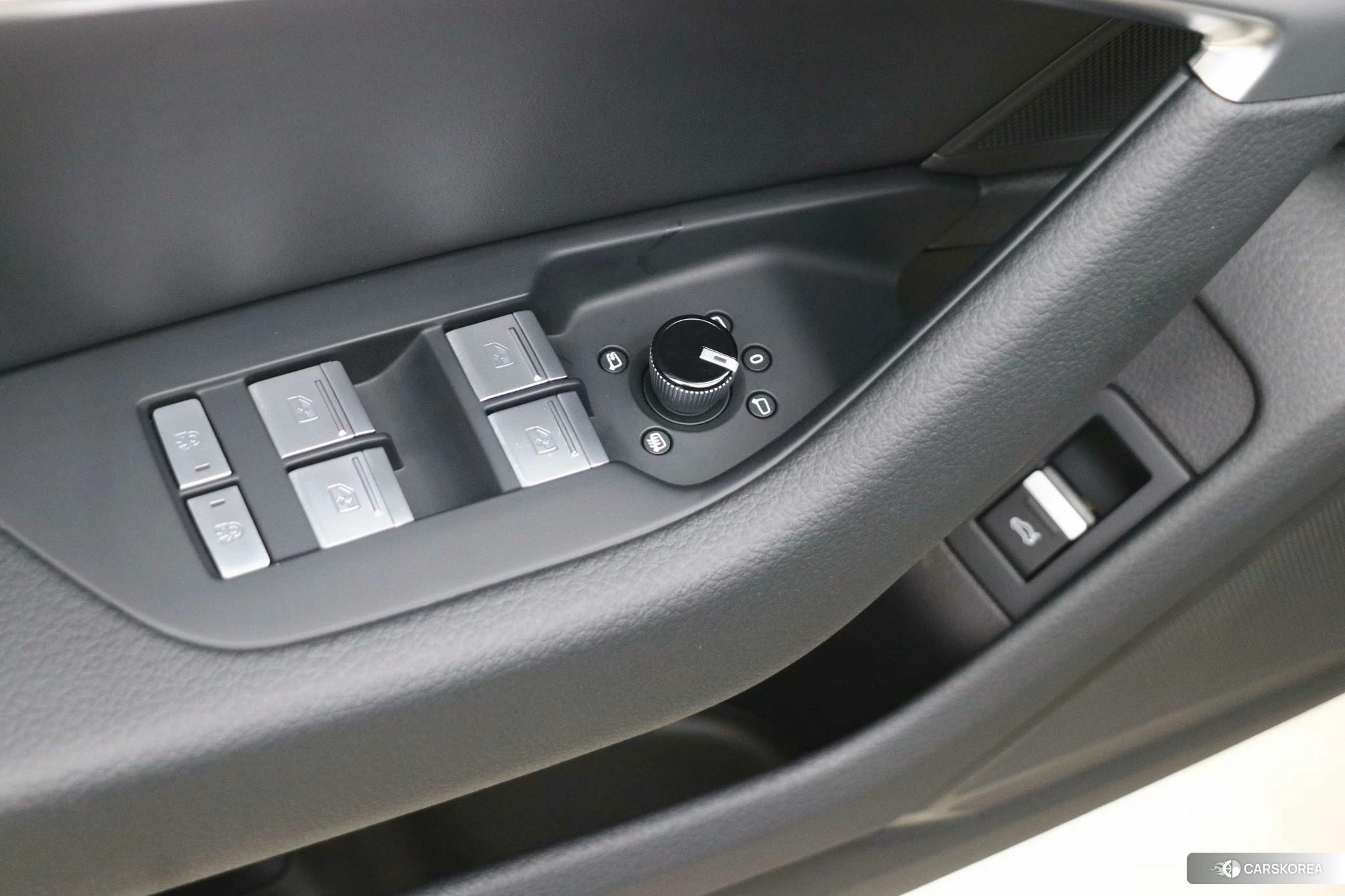 Audi A6L id 4467595 из Китая 25