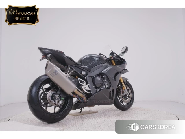 Honda CBR1000RR-R FIREBLADE SP id 4229661 из Японии 25