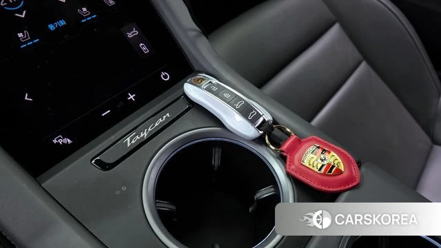 Porsche Taycan id 4293983 из Кореи 25