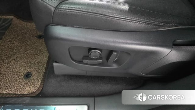 Land Rover Discovery 5 id 4760261 из Кореи 25