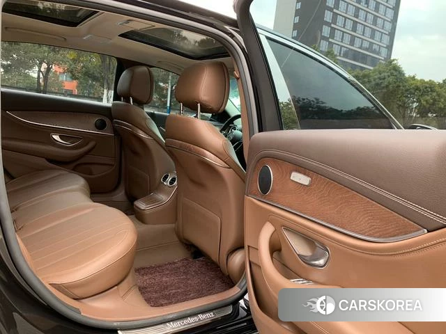 Mercedes-Benz E-class PHEV id 4261074 из Китая 25