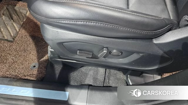 Ford Explorer 6th Generation id 4549158 из Кореи 25
