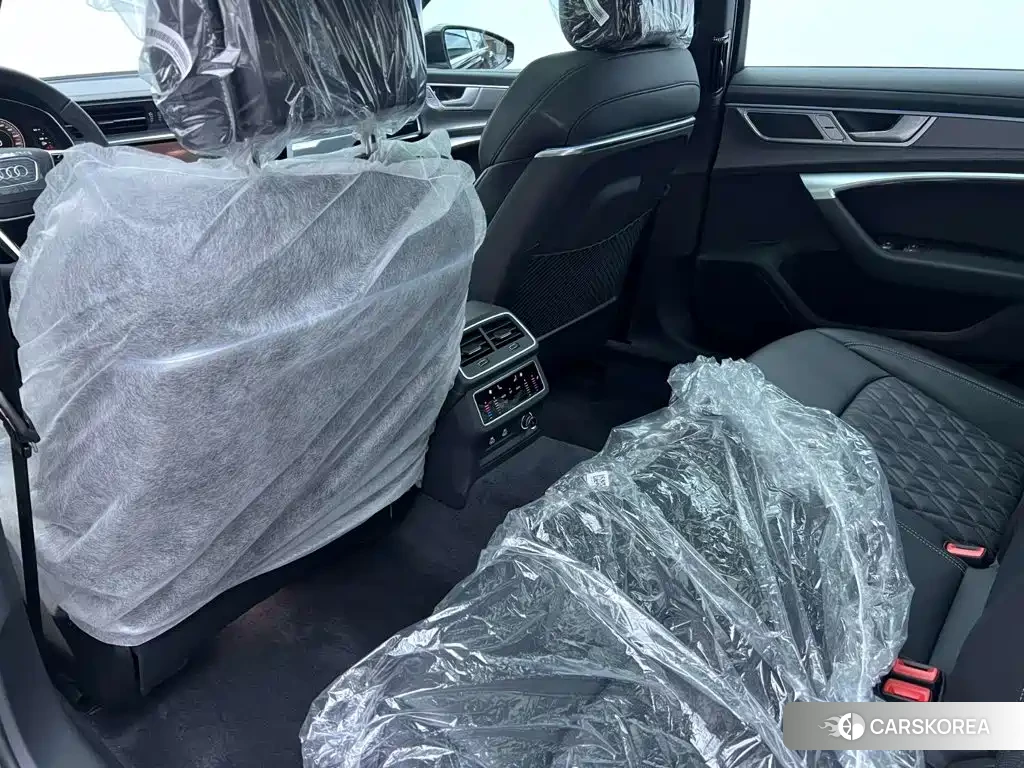 Audi A6L id 4559644 из Китая 25
