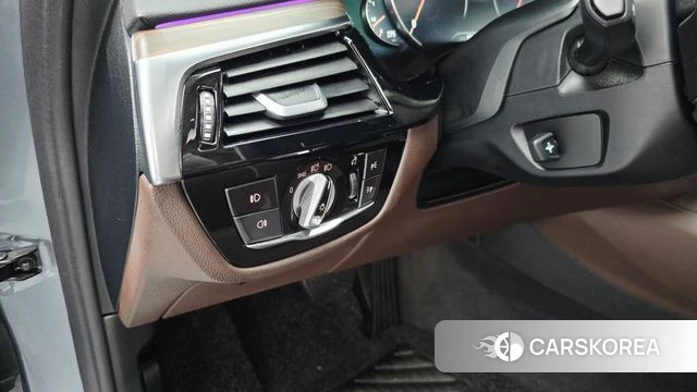BMW 5 Series (G30) id 4477452 из Кореи 25