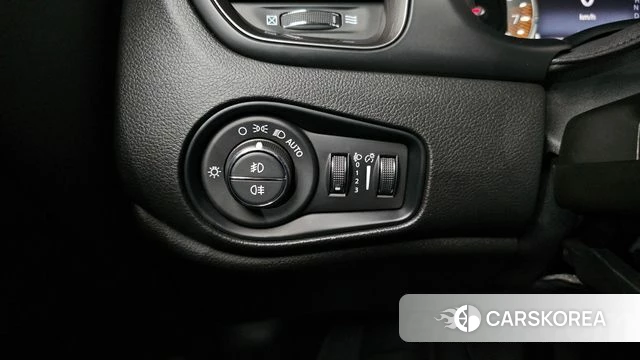 Jeep Renegade id 4592038 из Кореи 25
