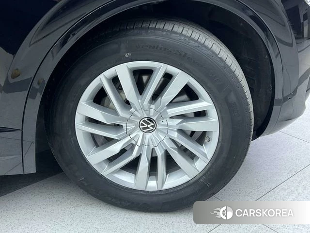 Volkswagen Touareg id 4213114 из Китая 25