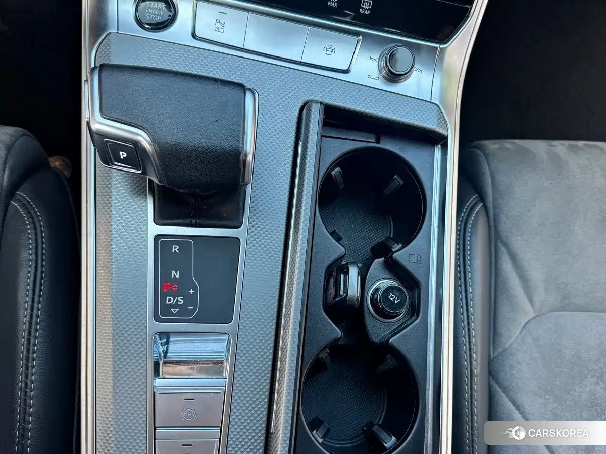 Audi A6L id 4576373 из Китая 25