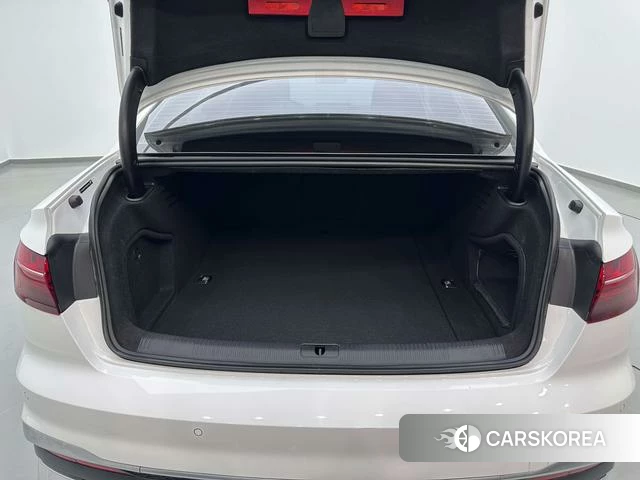 Audi A4L id 3957770 из Китая 25