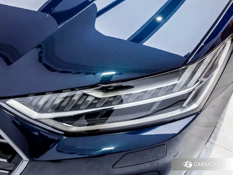 Audi A7L id 4649227 из Китая 25