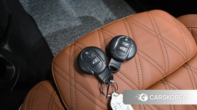 Mini Cooper S Convertible id 4757396 из Кореи 25