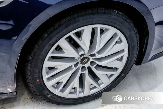 Audi A7L id 4335699 из Китая 25