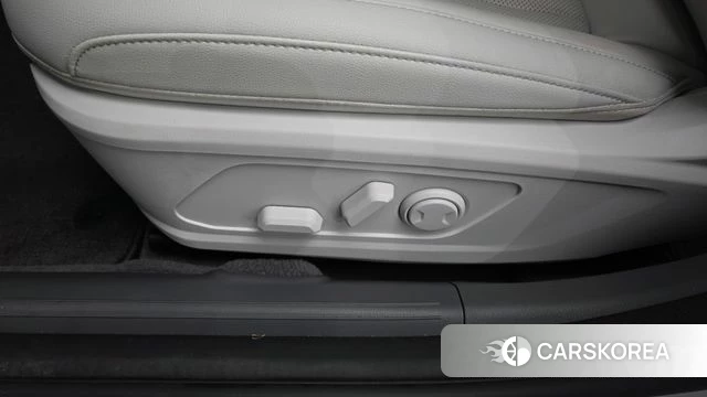 Hyundai Grandeur (GN7) id 4584877 из Кореи 25