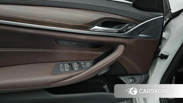 BMW 5 Series (G30) id 4294219 из Кореи 25