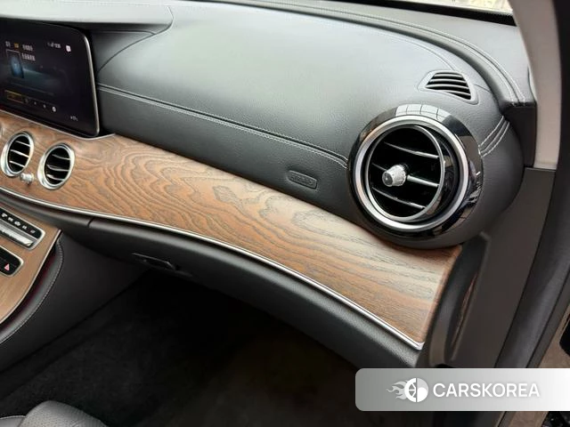 Mercedes-Benz E-class id 4258359 из Китая 25