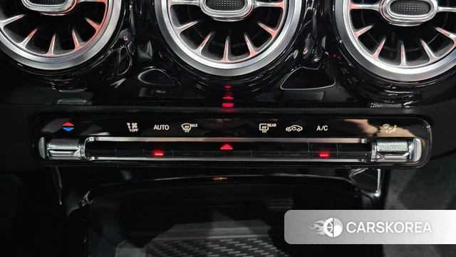 Mercedes-Benz A-Class W177 id 4202536 из Кореи 25