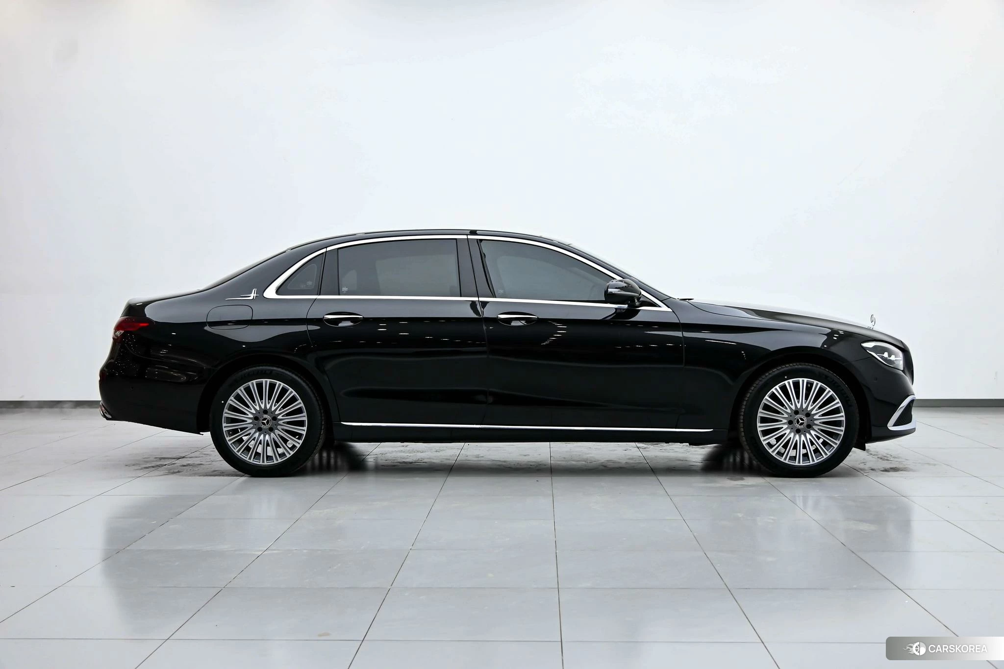 Mercedes-Benz E-class id 4487373 из Китая 25