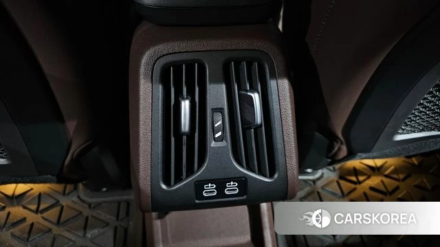BMW iX1 (U11) id 4493817 из Кореи 25