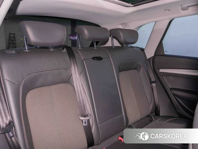 Audi Q5L id 4234887 из Китая 25