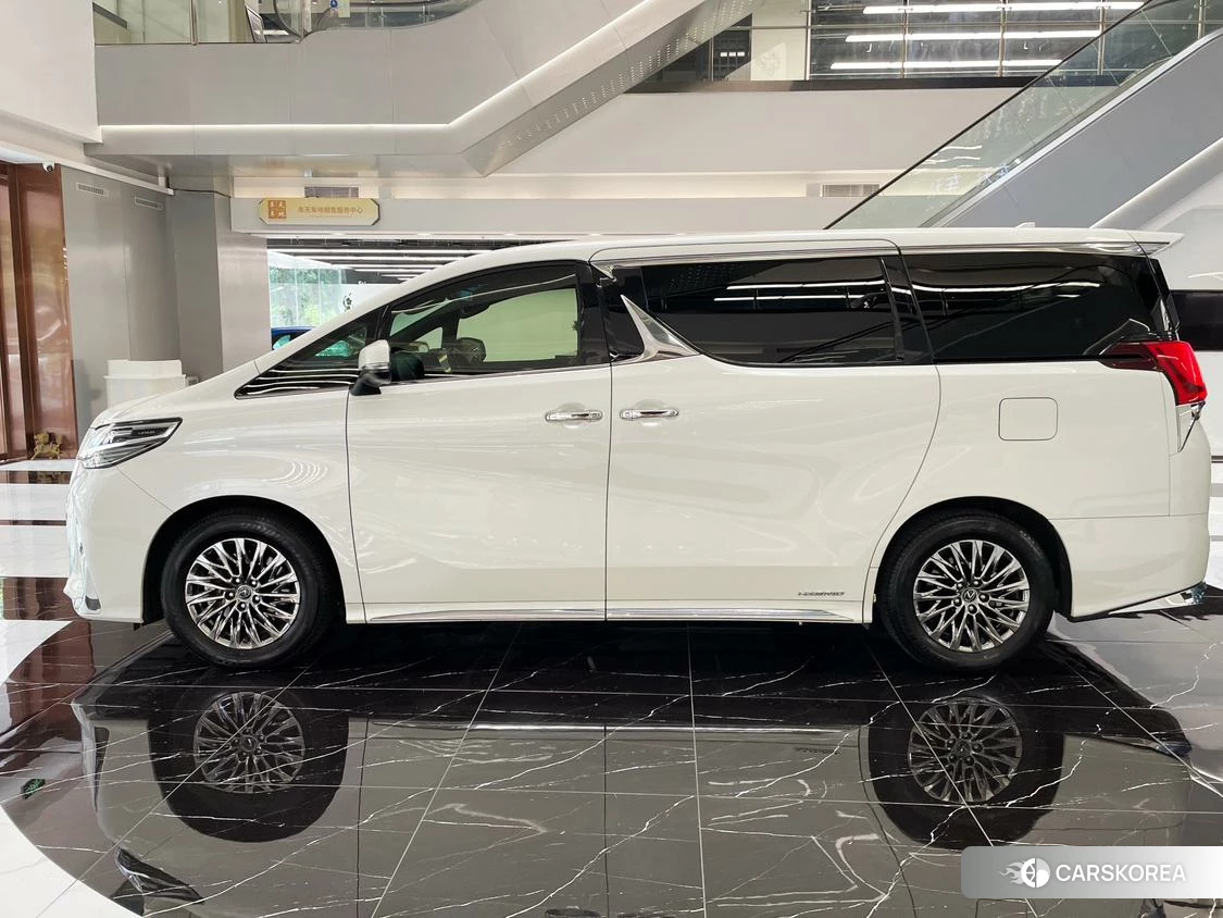 Lexus LM id 4515205 из Китая 25