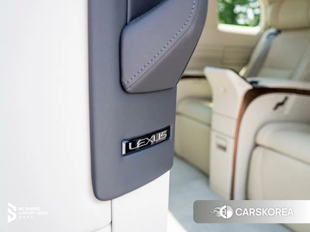 Lexus LM id 4273748 из Китая 25