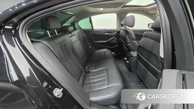 BMW 5 Series (G30) id 4906002 из Кореи 25