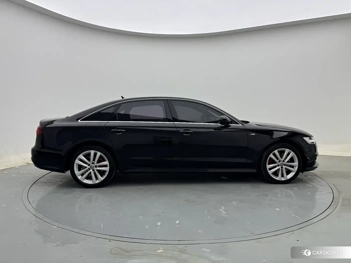 Audi A6L id 4600887 из Китая 25