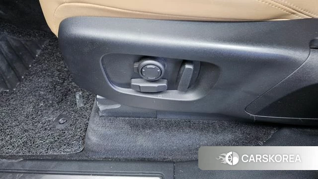 Land Rover Discovery 5 id 4267801 из Кореи 25