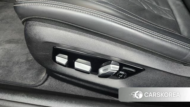 BMW 5 Series (G30) id 4430304 из Кореи 25