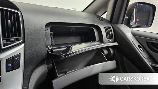 Hyundai The New Grand Starex id 4246322 из Кореи 25