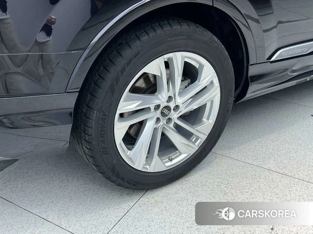 Audi Q7 id 4367441 из Китая 25